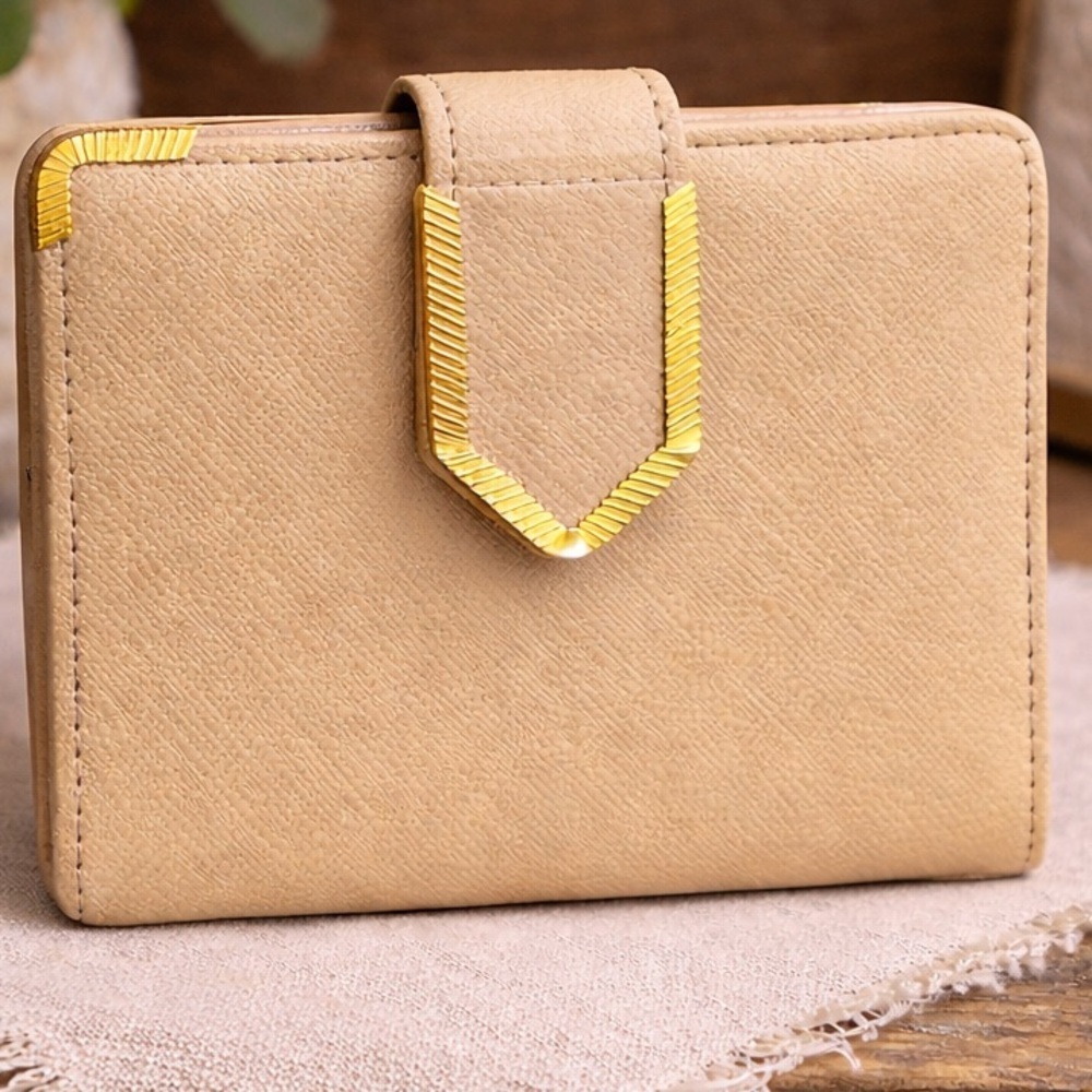 💎 Judith Leiber Leather Wallet / Clutch – Tan & Burgundy Interior